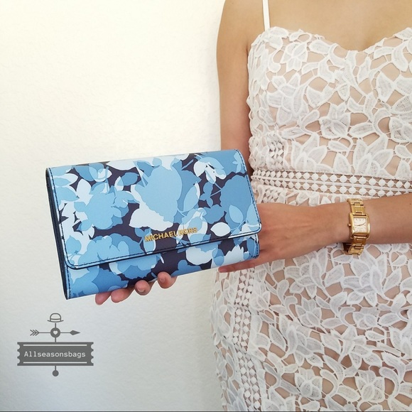 NWT Michael Kors Jet set travel floral crossbody - Picture 3 of 8